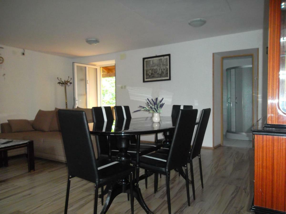 Hodak Apartment Нерезине Екстериор снимка