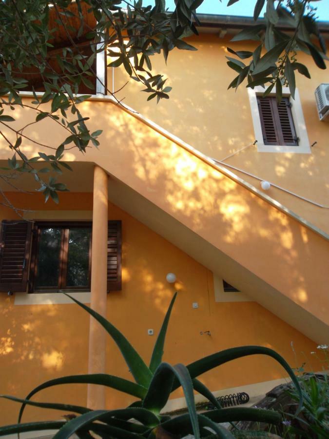 Hodak Apartment Нерезине Екстериор снимка