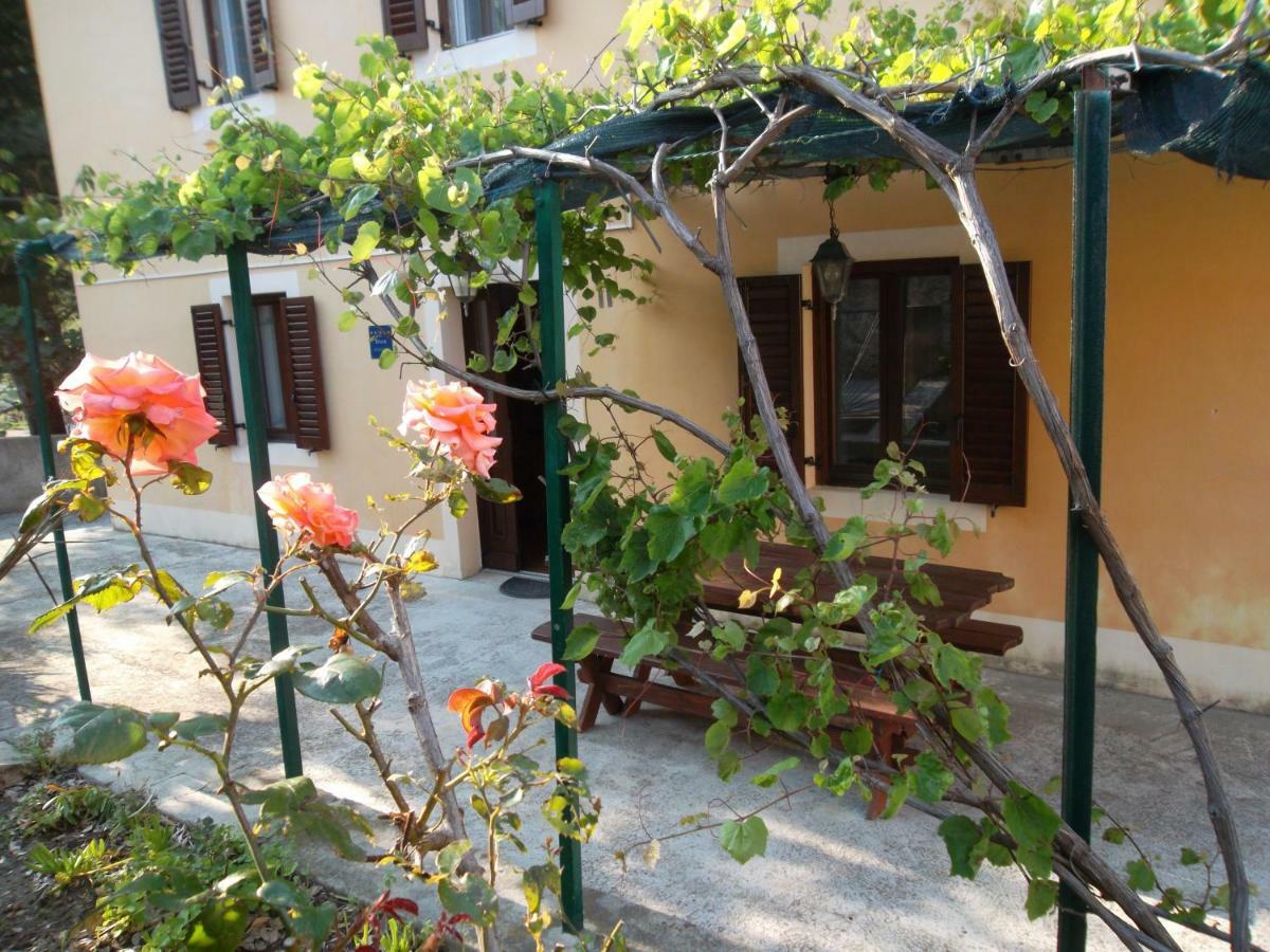 Hodak Apartment Нерезине Екстериор снимка